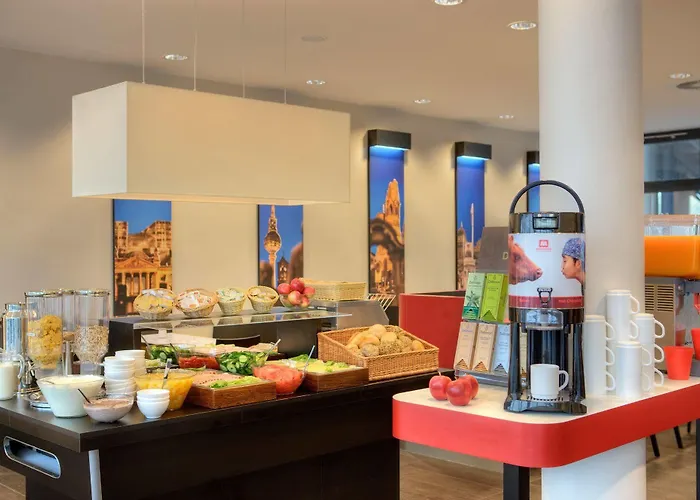 Meininger Hauptbahnhof Hotel 3*