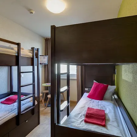 مينينغر هاوبتبانهوف