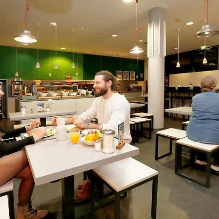 柏林中央車站梅宁阁酒店 3*