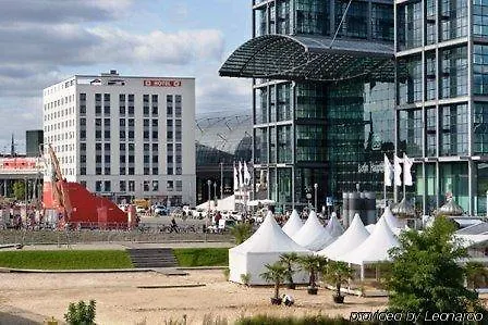 Meininger Hauptbahnhof Szálloda