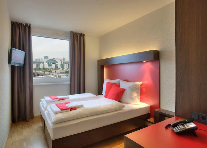 Meininger Hauptbahnhof 3*