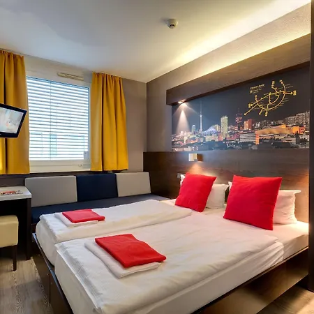 Meininger Hauptbahnhof 3*