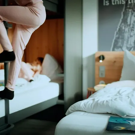 Meininger Hauptbahnhof Hotel 3*