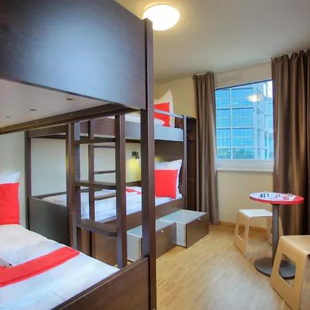 Hotel Meininger Hauptbahnhof 3*