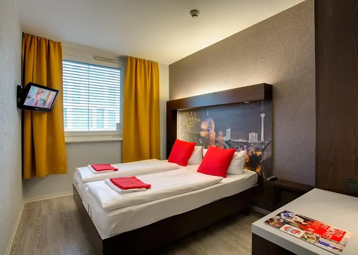 Meininger Hauptbahnhof Hotel 3*