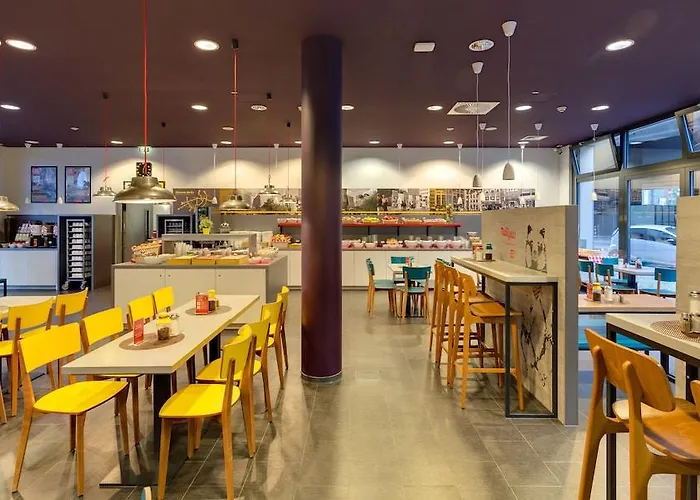 Meininger Hauptbahnhof 3*