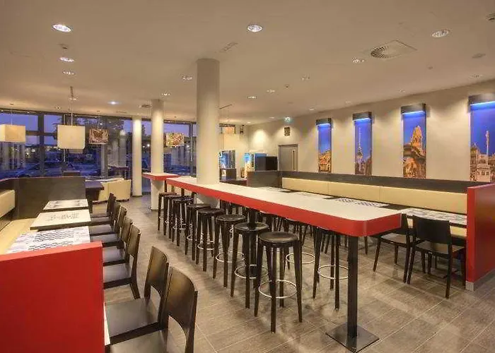 Meininger Hauptbahnhof Hotel 3*