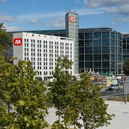 Meininger Hauptbahnhof Szálloda 3*