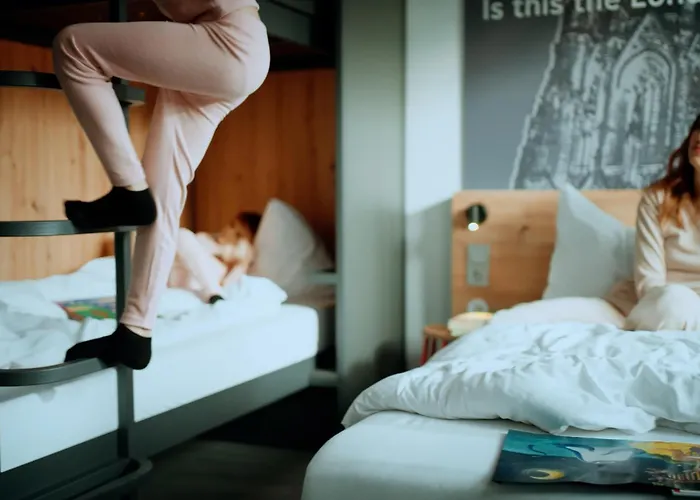 Meininger Hauptbahnhof Hotell 3*