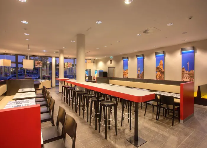 Meininger Hauptbahnhof Hotell 3*