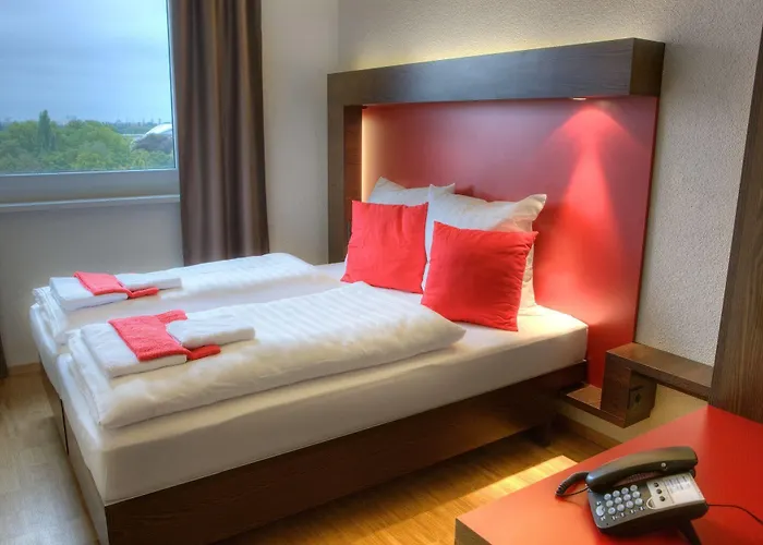 Meininger Hauptbahnhof Hotell 3*